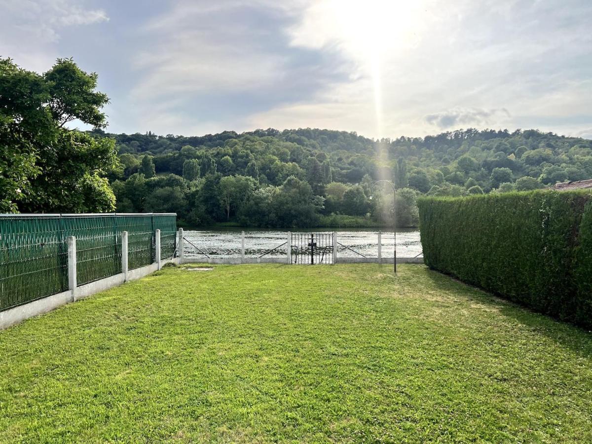 Charmant Chalet En Bord De Seine Saint-Pierre-du-Vauvray Εξωτερικό φωτογραφία