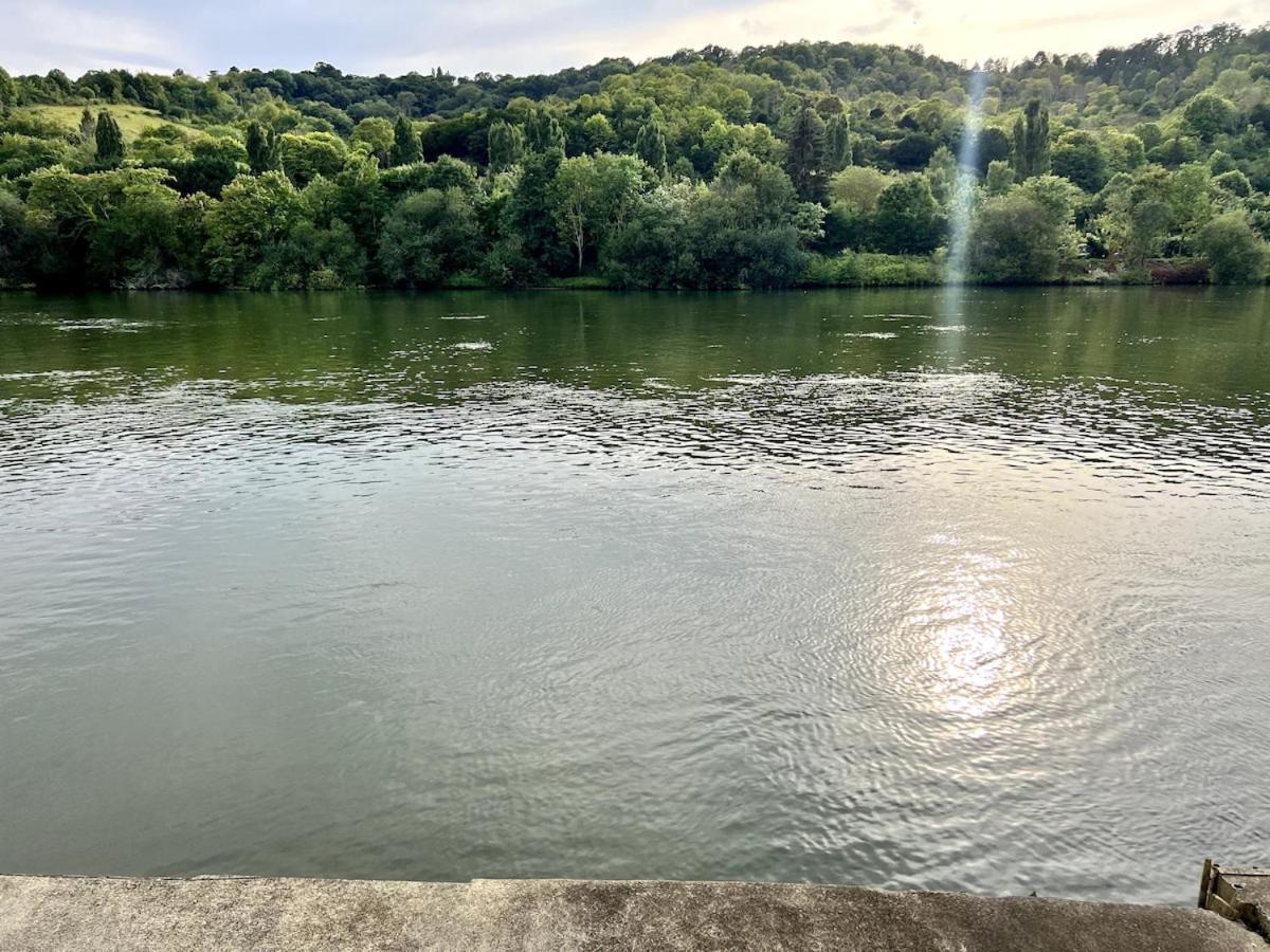 Charmant Chalet En Bord De Seine Saint-Pierre-du-Vauvray Εξωτερικό φωτογραφία