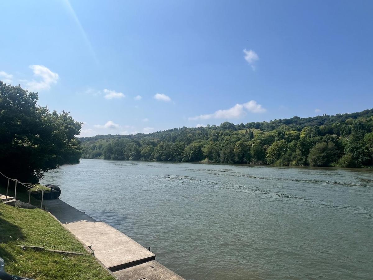 Charmant Chalet En Bord De Seine Saint-Pierre-du-Vauvray Εξωτερικό φωτογραφία