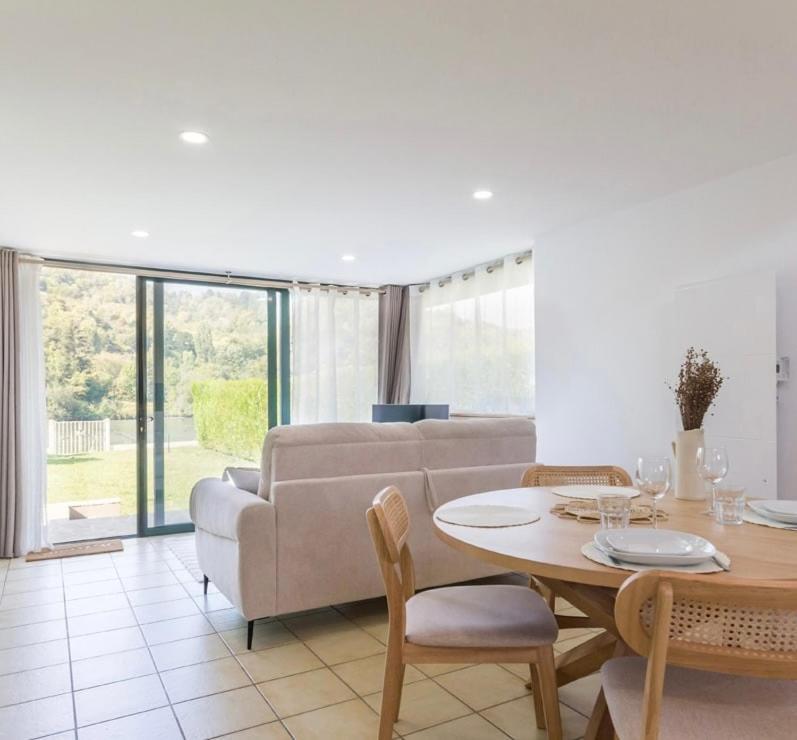 Charmant Chalet En Bord De Seine Saint-Pierre-du-Vauvray Εξωτερικό φωτογραφία