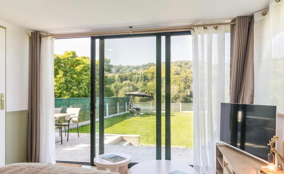 Charmant Chalet En Bord De Seine Saint-Pierre-du-Vauvray Εξωτερικό φωτογραφία